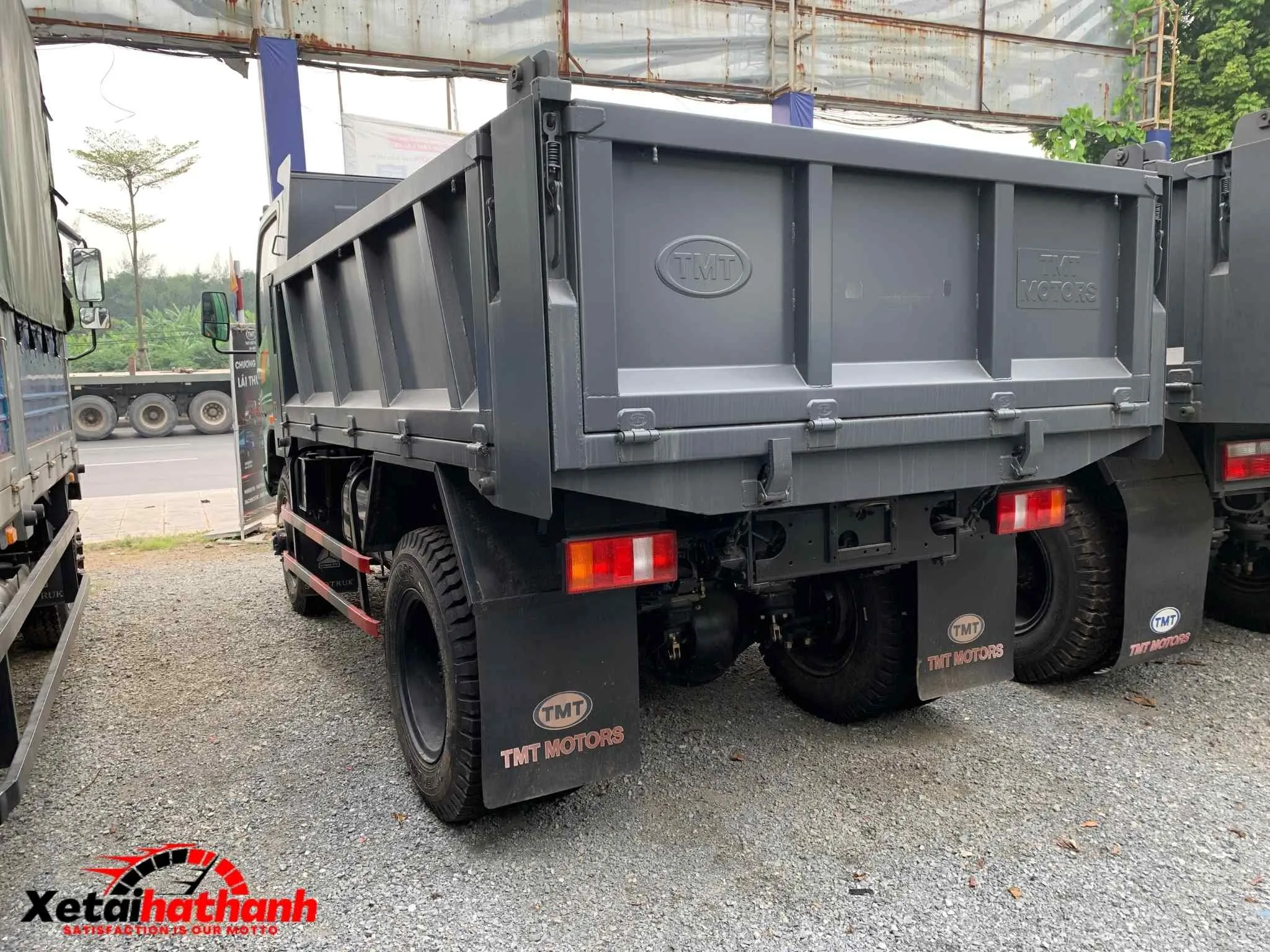 Thùng xe ben TMT 6T5 2 cầu với thiết kế tăng cứng