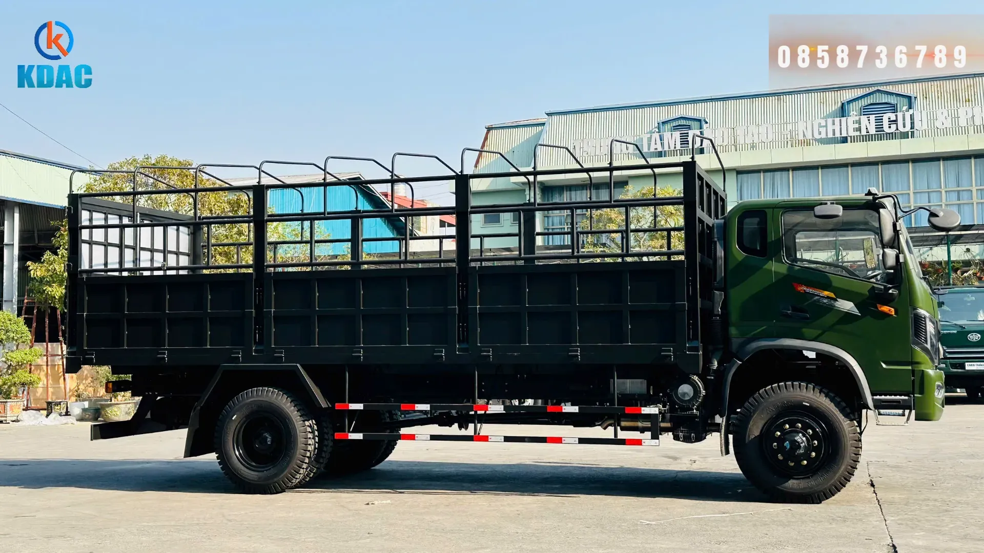 Thùng xe tải Chiến Thắng 9 tấn 2 cầu rộng rãi, phù hợp chở hàng cồng kềnh