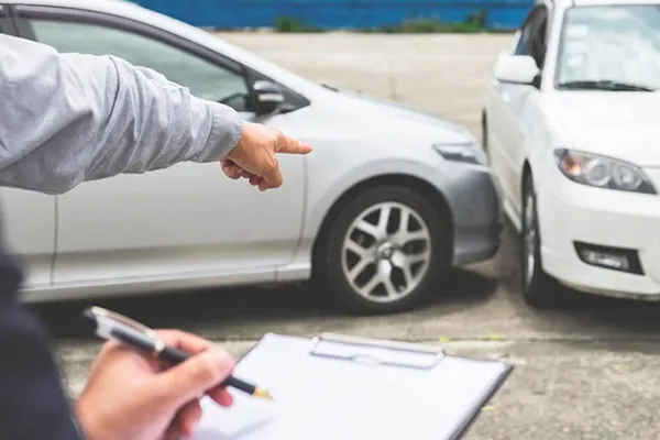 Giấy tờ cần thiết khi thực hiện thủ tục công chứng mua bán xe ô tô