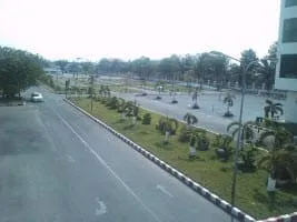 Xe thực hành chất lượng cao tại bãi thi cho học viên nữ