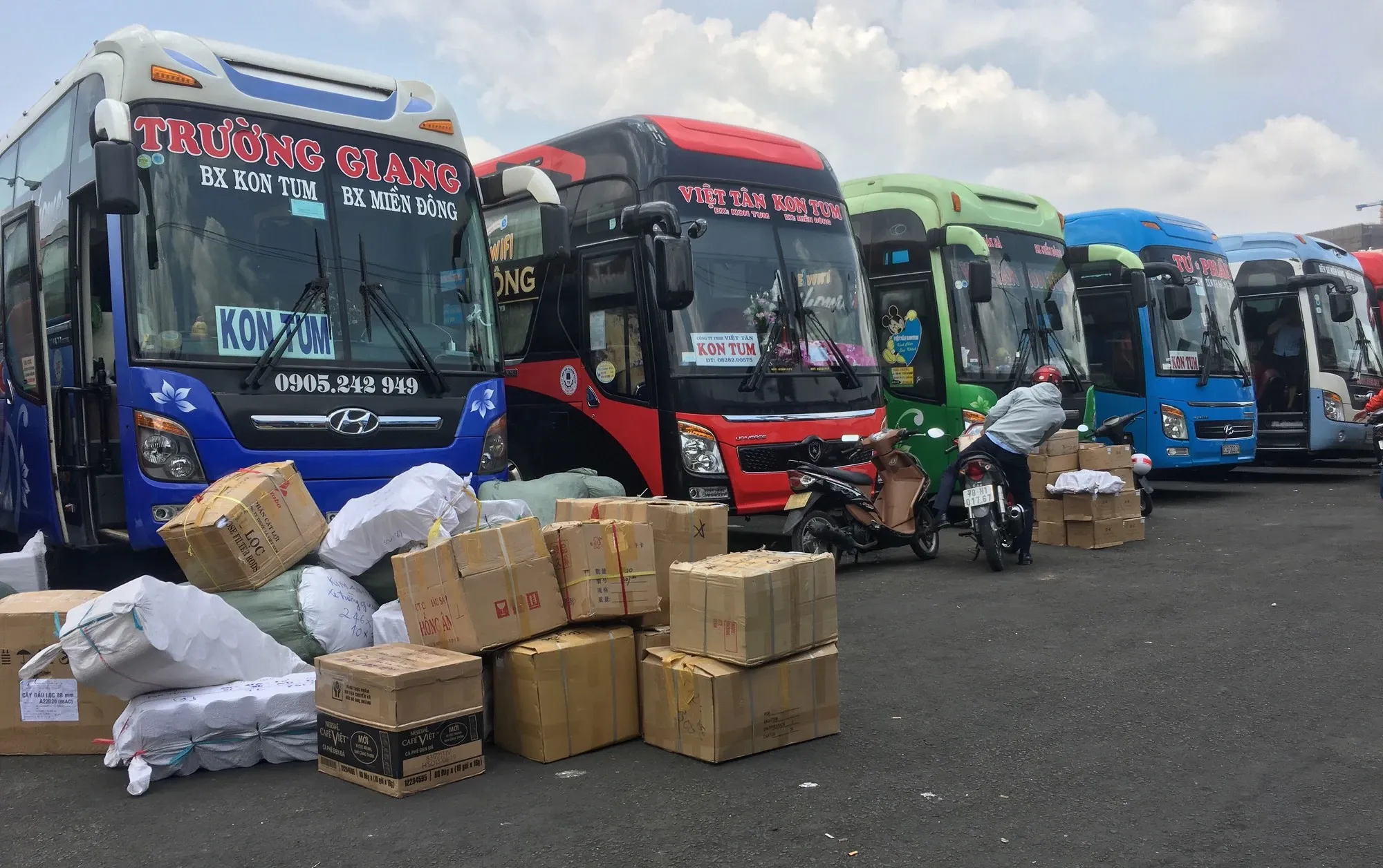 Bến xe là địa điểm lý tưởng để tìm kiếm mối hàng cho xe tải