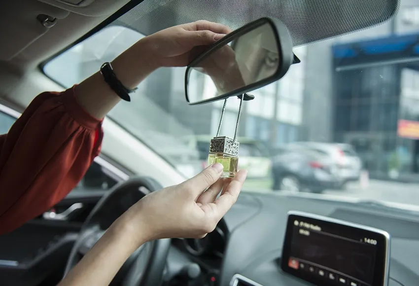 Tinh dầu giúp khử mùi khó chịu trên xe ô tô