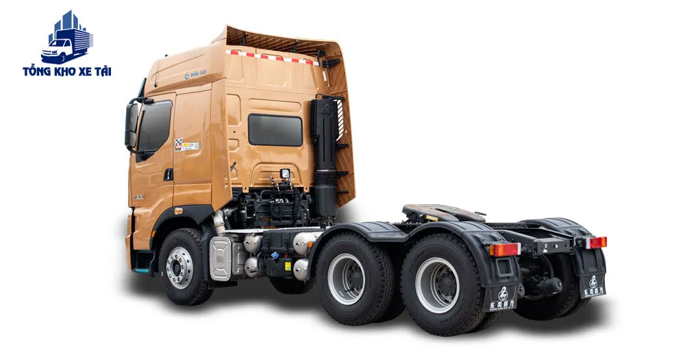 Thân xe Chenglong H7 với bình nhiên liệu hợp kim nhôm lớn