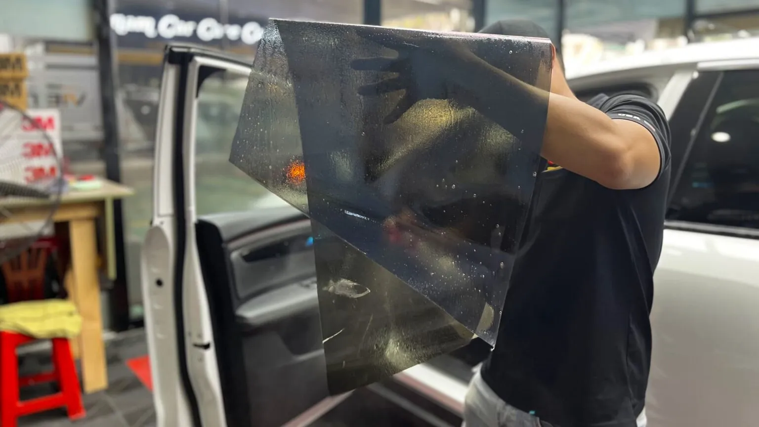 Vietnam Car Care là một trong những địa chỉ dán phim cách nhiệt ô tô tốt nhất, uy tín nhất tại TP HCM, được chứng nhận là đại lý ủy quyền chính thức của các thương hiệu hàng đầu