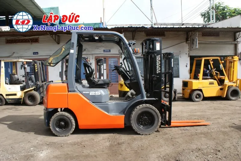 Xe NÃ¢ng Dáº§u 2.5 Táº¥n TOYOTA 02-8FD25 Ä‘Æ°á»£c nháº­p kháº©u trá»±c tiáº¿p tá»« Nháº­t Báº£n