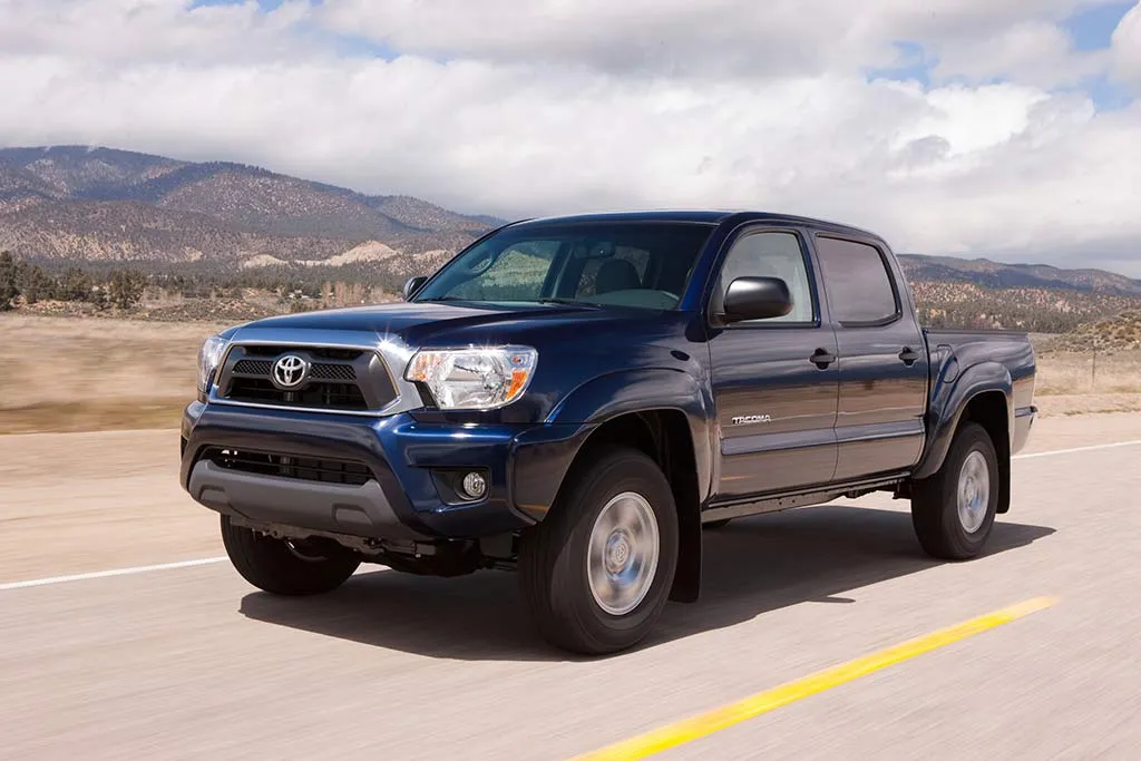 Toyota Tacoma thế hệ mới tại khu vực mua bán xe bán tải cũ Biên Hòa