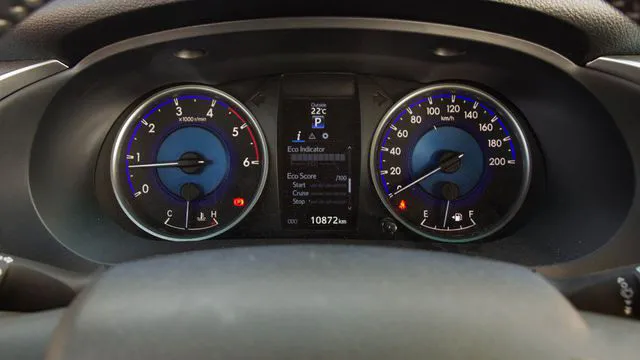 đồng hồ xe Toyota Hilux 2017 18