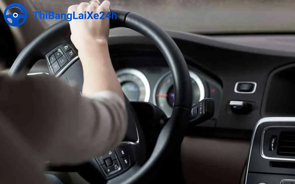 Hướng dẫn cách trả lái ô tô, đưa bánh xe và vô lăng về vị trí thẳng, đảm bảo ổn định