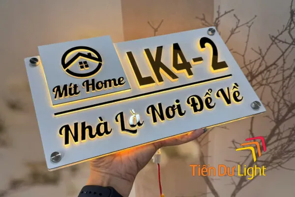 Thi công biển số nhà đẹp và cân đối theo quy tắc treo biển