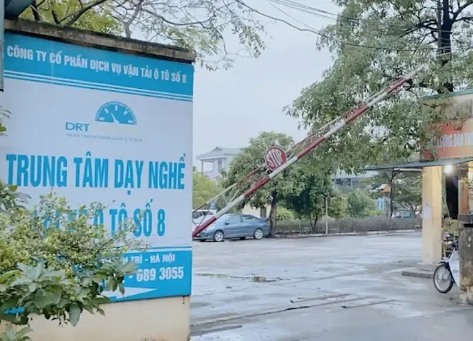 Học phí trọn gói của trung tâm dạy nghề lái xe ô tô số 8 được niêm yết công khai và minh bạch