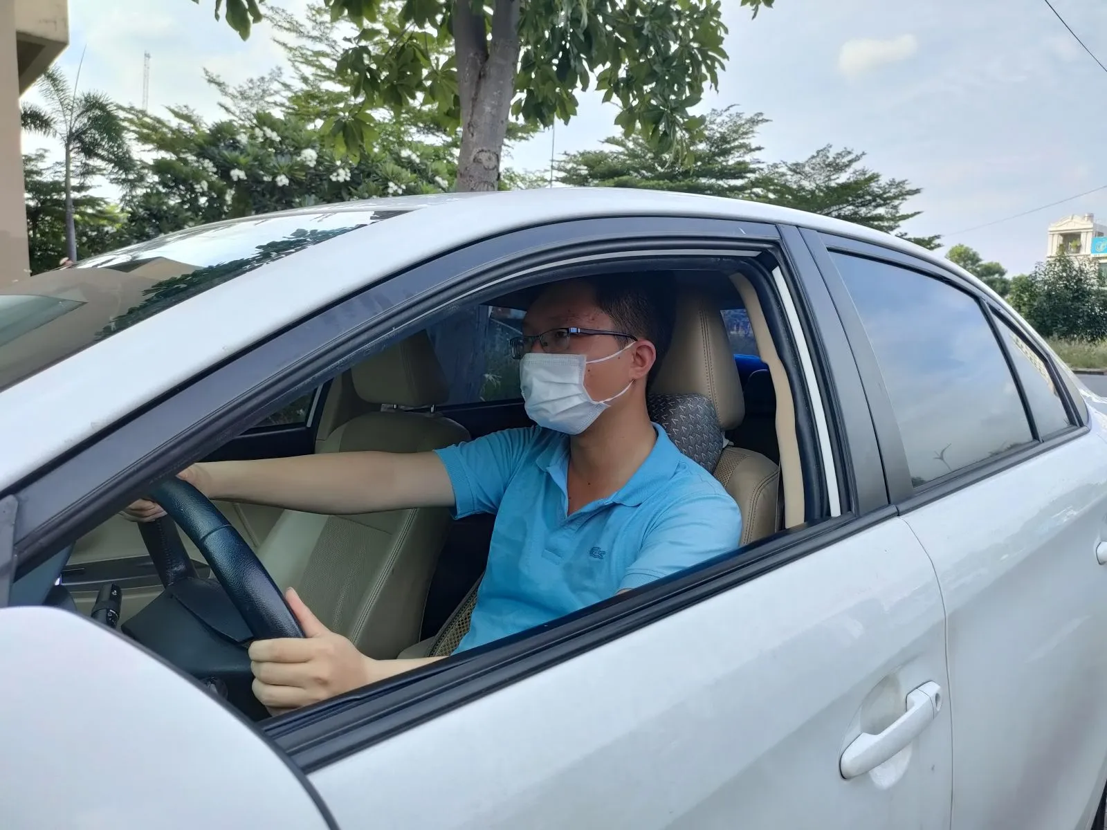 Hình ảnh xe thực hành lái xe hiện đại tại trung tâm sát hạch