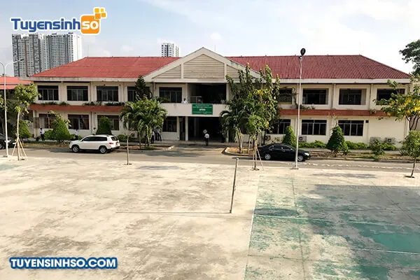 Toàn cảnh khuôn viên Trường Cao đẳng Giao thông vận tải đường thủy II tại Quận 7