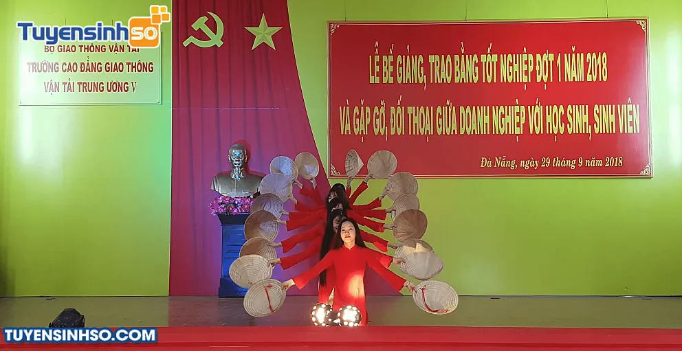 Sinh viên trong giờ thực hành