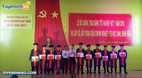 Lễ trao bằng tốt nghiệp