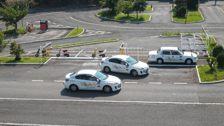 Khóa học và thi bằng lái xe ô tô ở Nhật cho người Việt