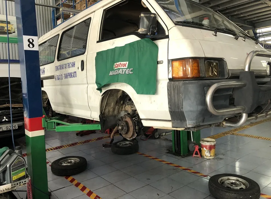 Thực hành sửa chữa và bảo dưỡng các hệ thống điện trên xe