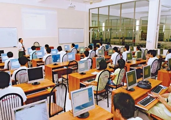 Tự học lý thuyết lái xe ô tô hạng B2 tại nhà qua sách và phần mềm