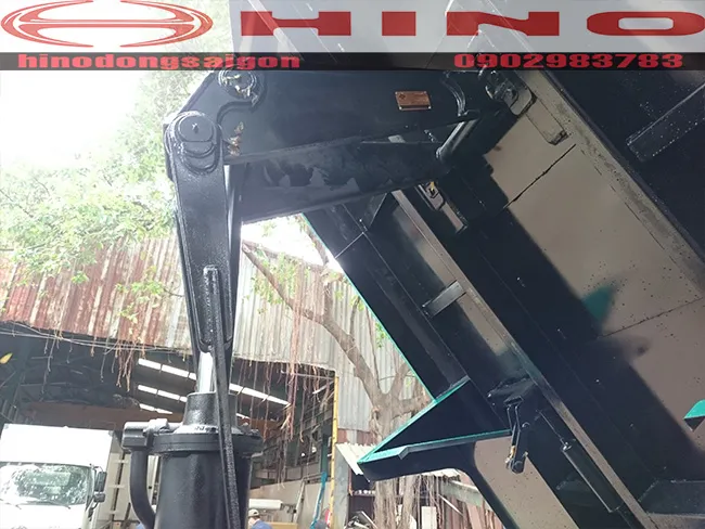 Cận cảnh ty ben Sammitr Thái Lan, linh kiện chất lượng cao độc quyền được sử dụng trên xe ben Hino