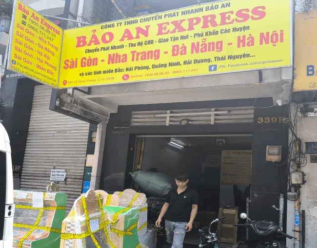 Đội xe ben TMT Howo được xếp hàng ngay ngắn trước khi xuất phát đi Vũng Tàu