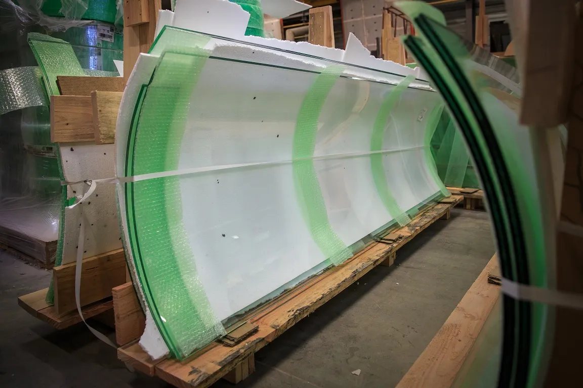 Tính toán trọng tải và dung tích hàng hoá, đặc biệt với các mặt hàng cồng kềnh như kính xây dựng