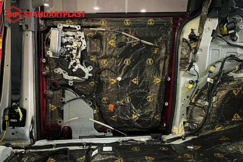 Vật liệu cách âm StP chính hãng được kiểm chứng qua các giấy tờ chứng nhận kèm theo để đảm bảo chất lượng