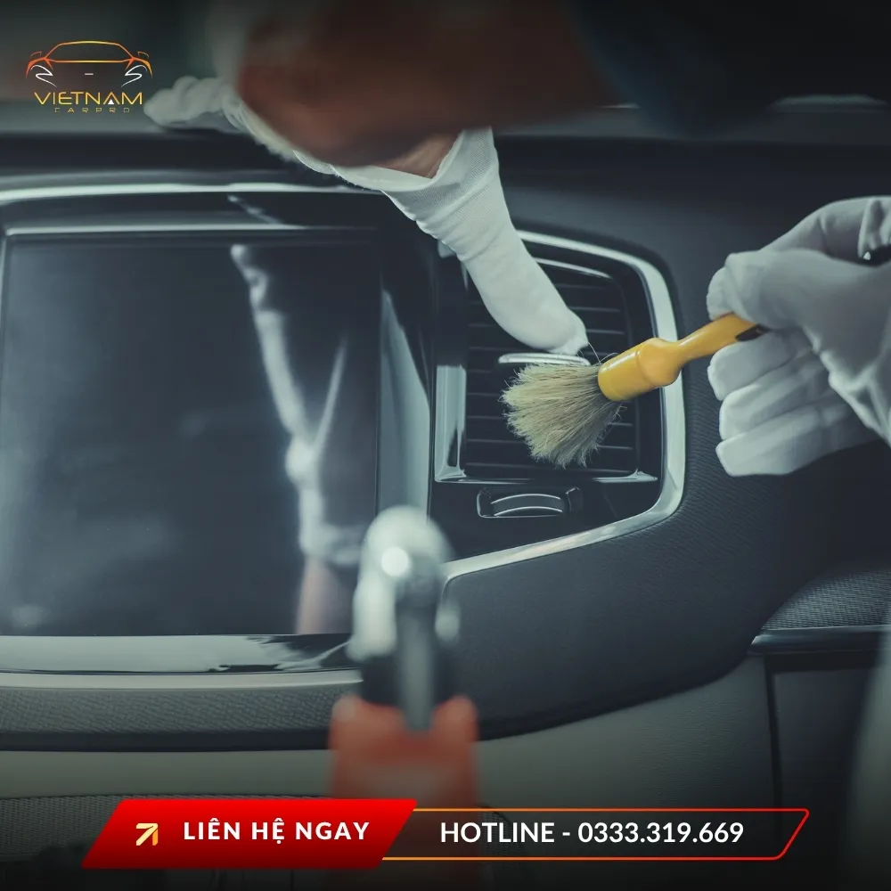 Hình ảnh vệ sinh xe hơi sau khi bị ngập nước