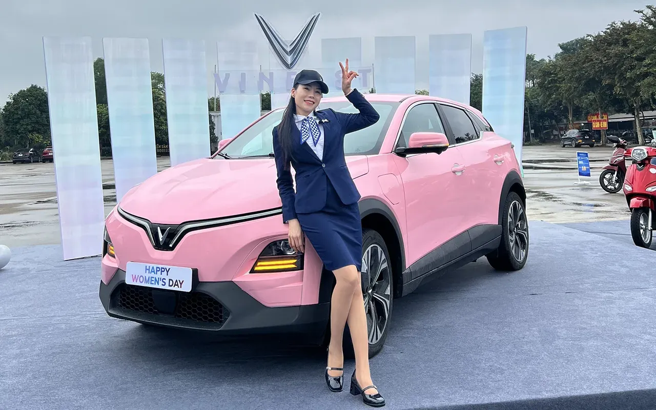 Showroom xe điện VinFast cung cấp đầy đủ các mẫu xe điện của VinFast từ SUV cỡ nhỏ đến các dòng xe hạng sang cao cấp