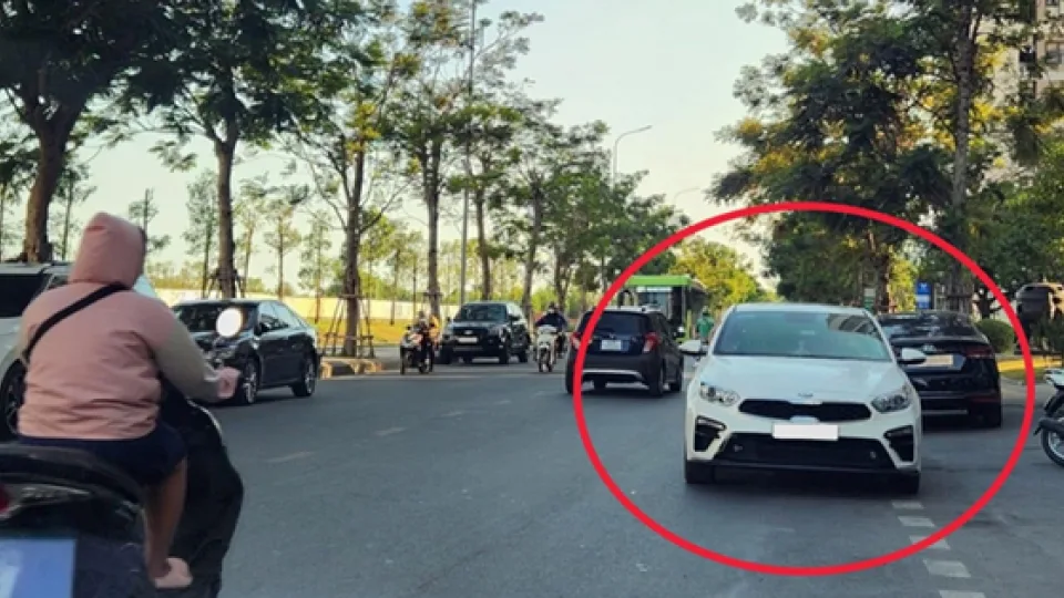 Vi phạm giao thông ô tô