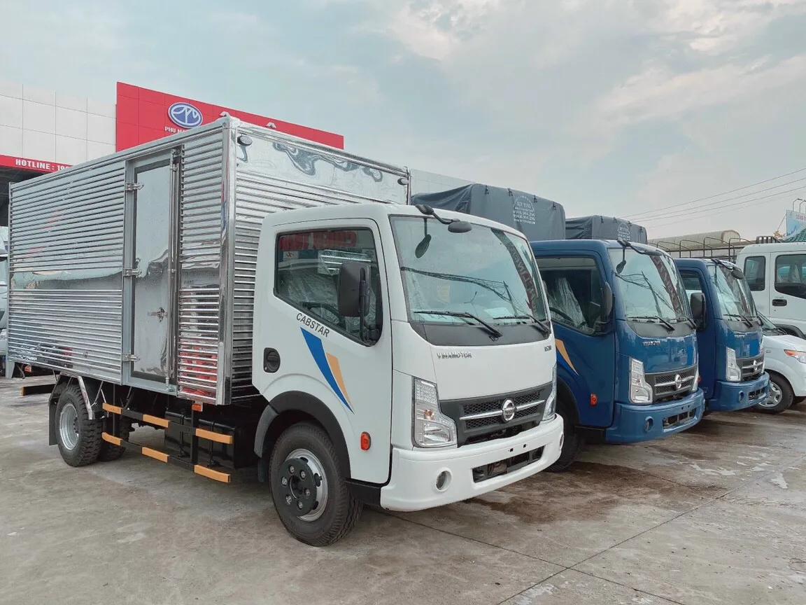 Xe tải JAC N250S E5 2.5 tấn thùng hàng dài 4.2m chở hàng trong thành phố ban ngày