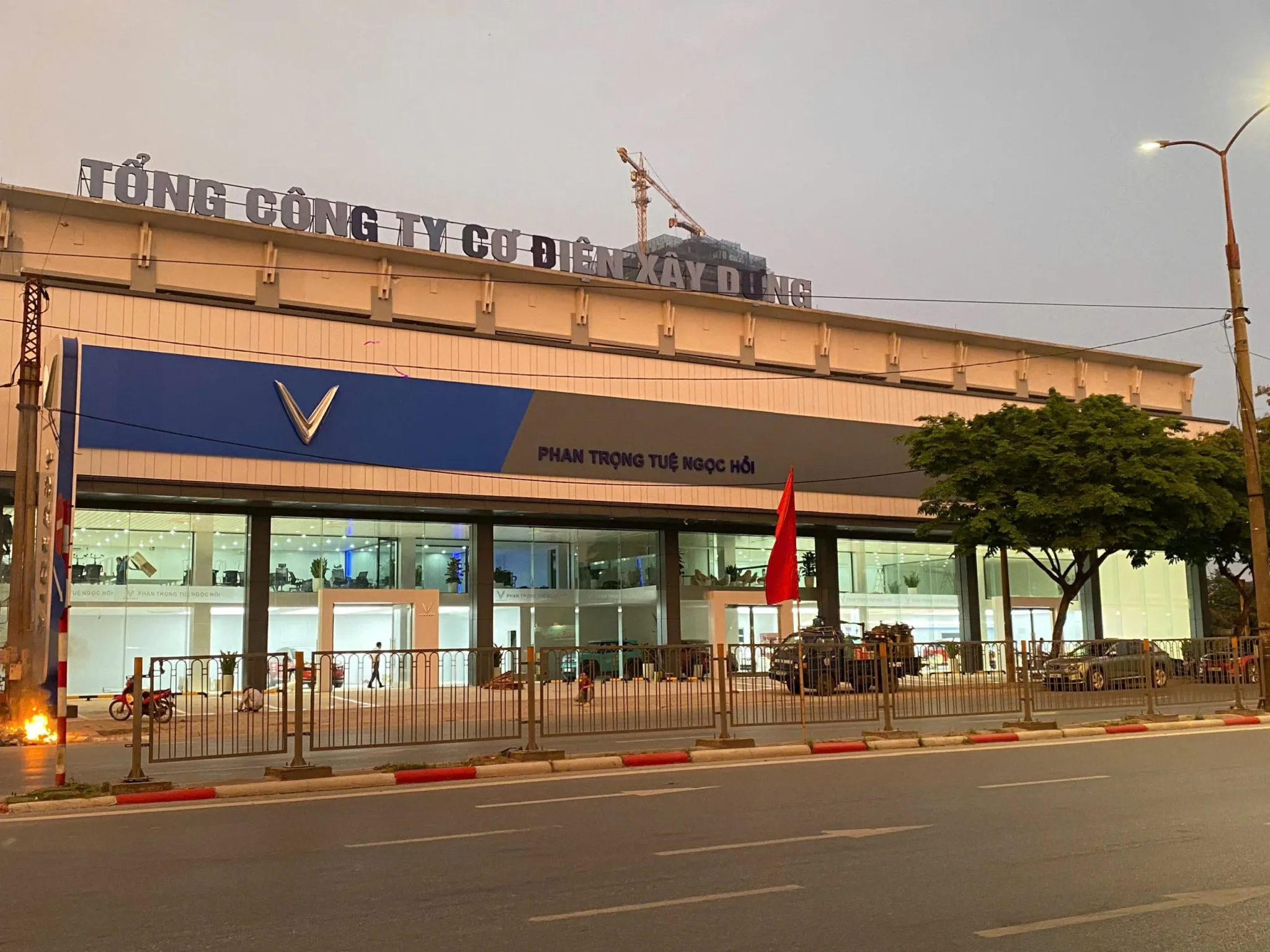 Cửa hàng xe máy điện VinFast Ngọc Hồi cung cấp đầy đủ phụ tùng chính hãng và dịch vụ sửa chữa lưu động