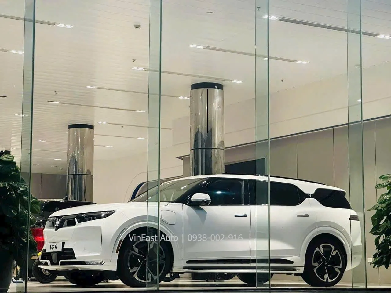 VinFast VF9 phiên bản màu trắng cao cấp