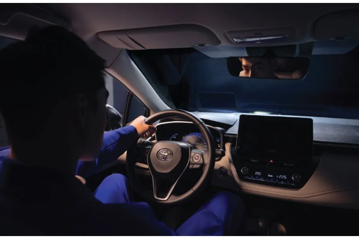 Cách đánh lái bằng một tay, chỉ áp dụng trong trường hợp cần thiết