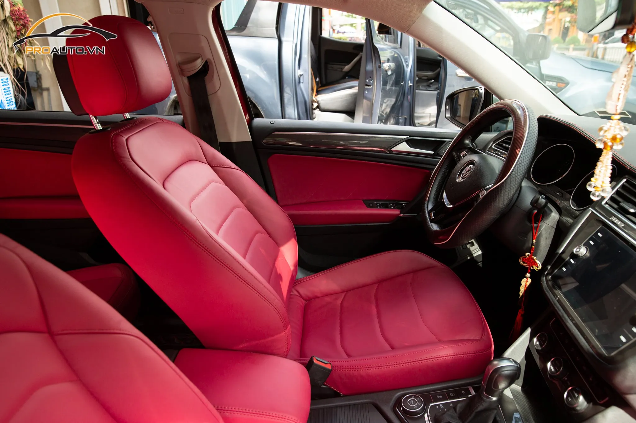 Bọc ghế da ô tô bằng chất liệu da thật mang lại sự sang trọng