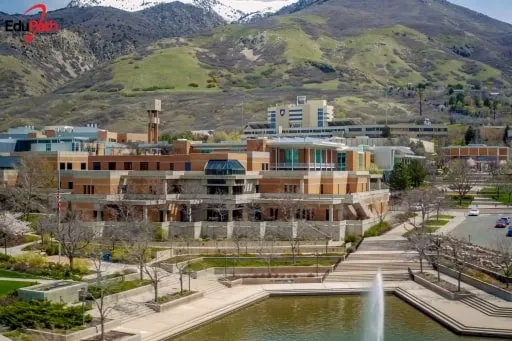 Weber State University có các chương trình đào tạo về Hoạt động Dịch vụ Hiện trường và Hệ thống Xe Tiên tiến.