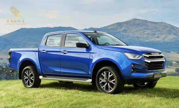 Hình ảnh xe bán tải trong bài viết về cách gọi xe bán tải trong tiếng Anh, tập trung vào thiết kế cabin và thùng hàng.