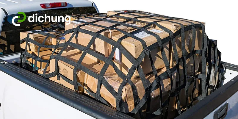 Một xe bán tải có cabin kép, minh họa tính đa dụng của dòng xe này trong đô thị và vận chuyển hàng