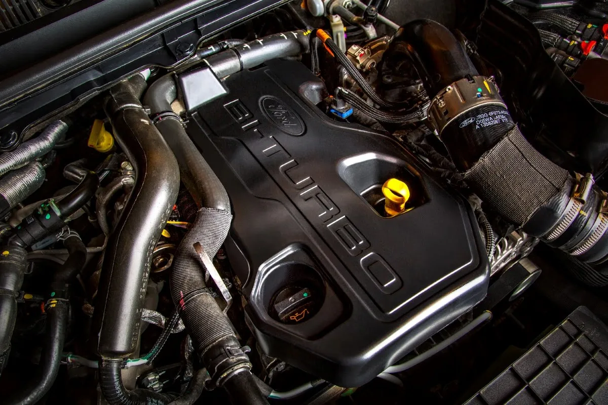 Cấu tạo phức tạp và hiệu quả của động cơ Bi-Turbo 2.0L