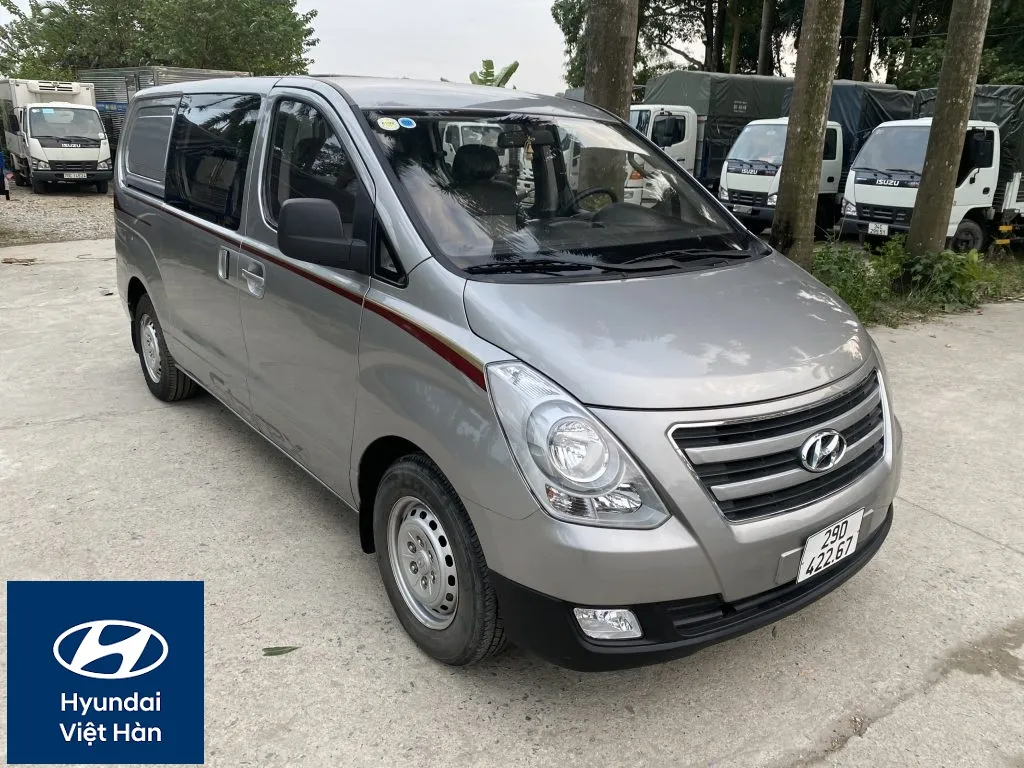 Xe bán tải Hyundai Starex Van 6 chỗ, tập trung vào khả năng chuyên chở hàng hóa