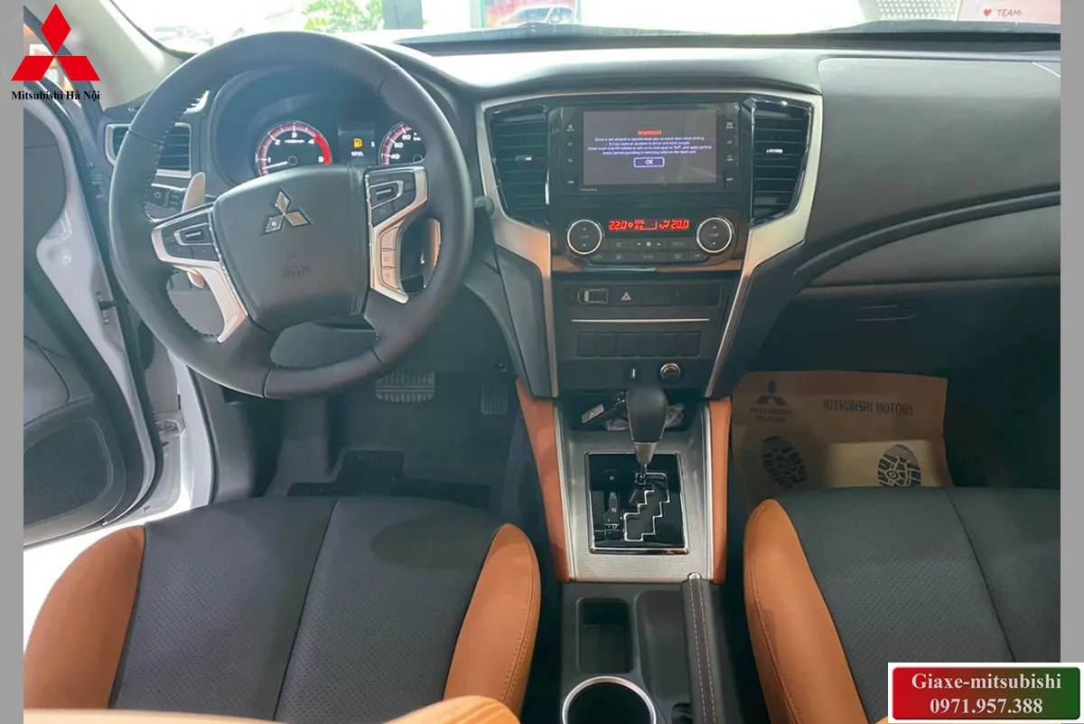 Nội thất xe bán tải Mitsubishi Triton 2024