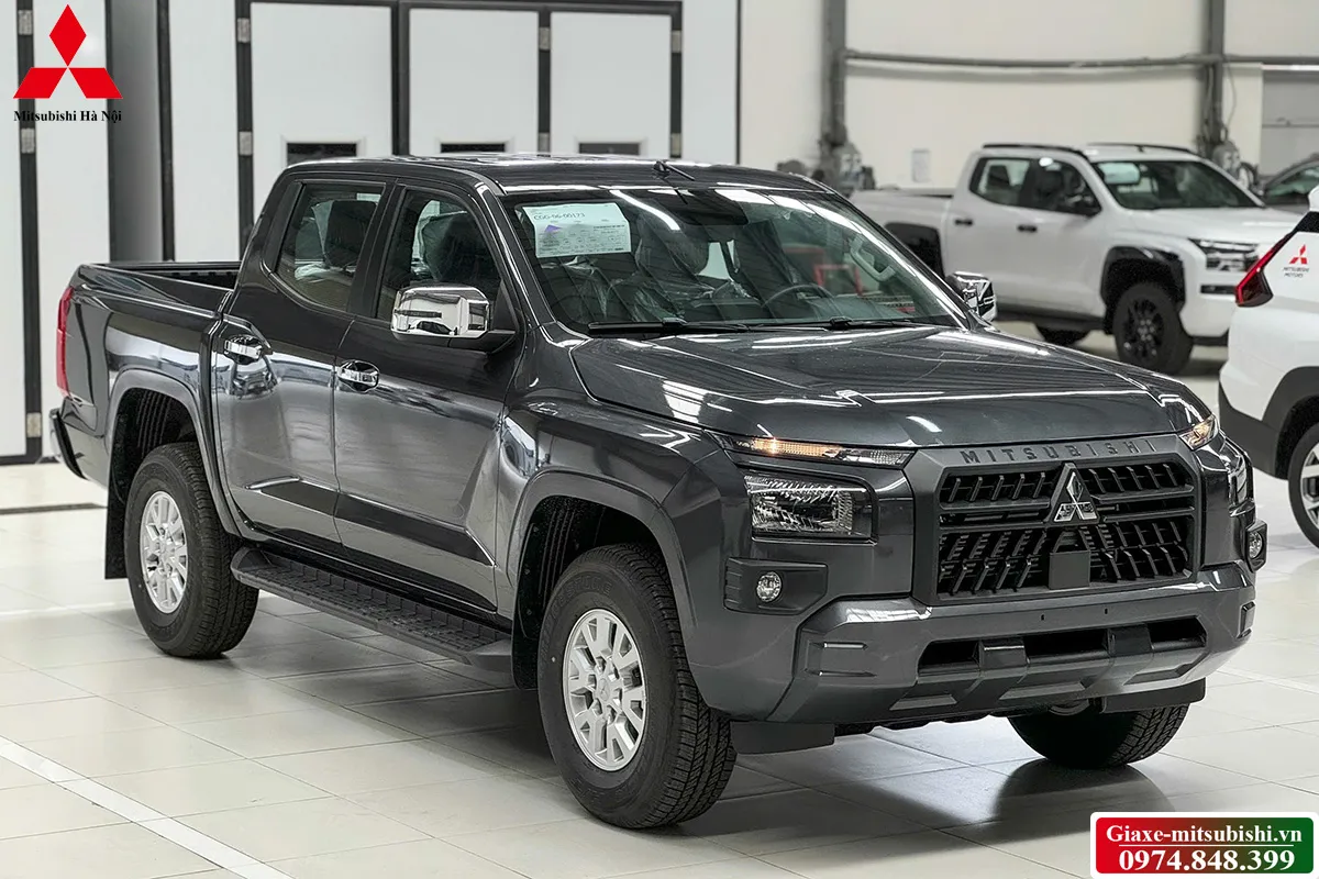 Tổng quan ngoại thất xe bán tải Mitsubishi Triton 2025 GLX màu trắng bạc