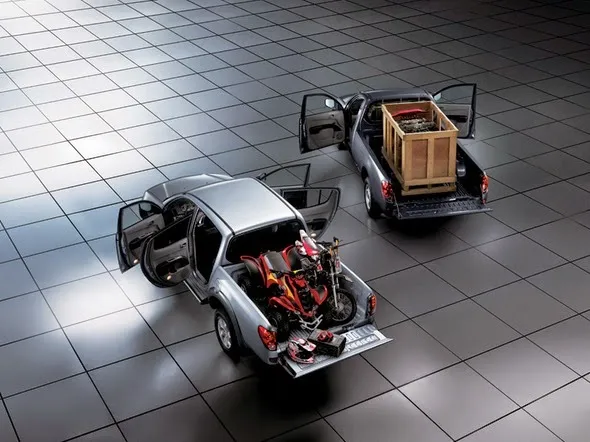 Thiết kế bên hông của xe bán tải mitsubishi 2016 cabin kép