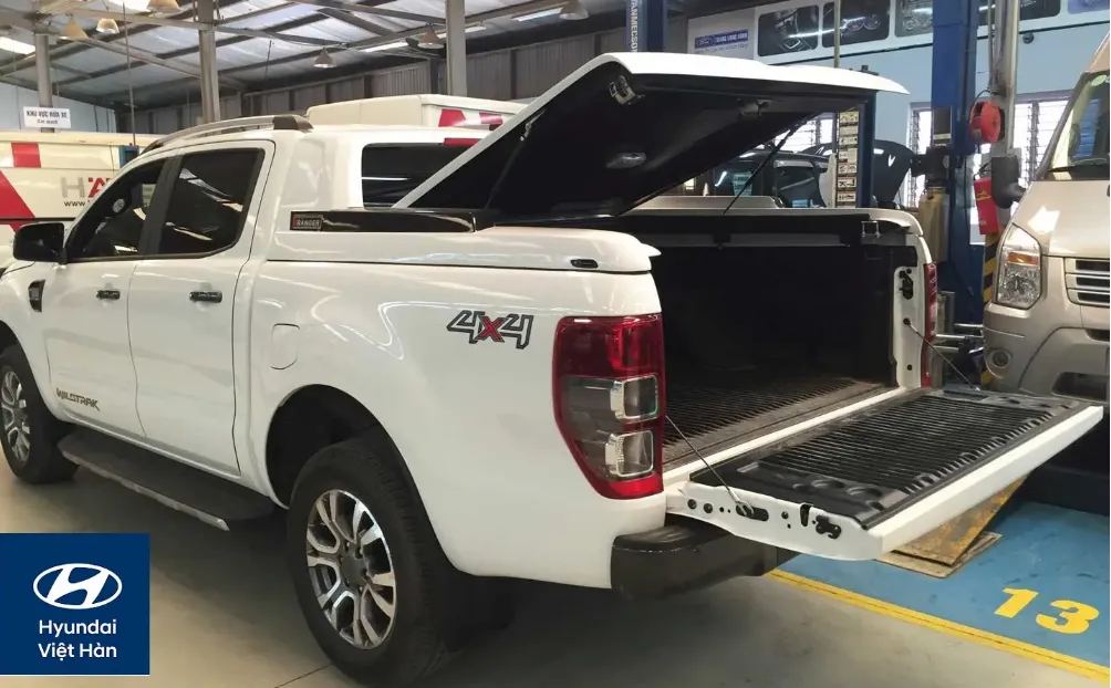 Xe bán tải vào phố cấm