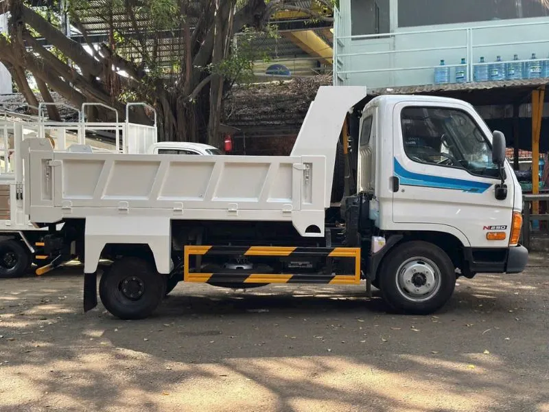 Tham khảo xe ben 2 tấn màu trắng