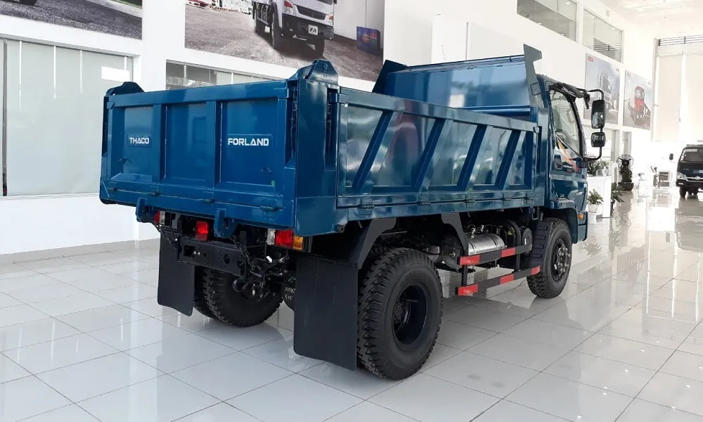 Chi tiết nội thất khoang lái xe ben Thaco 2018, ghế đệm silicon êm ái cùng tay lái gật gù điều chỉnh linh hoạt