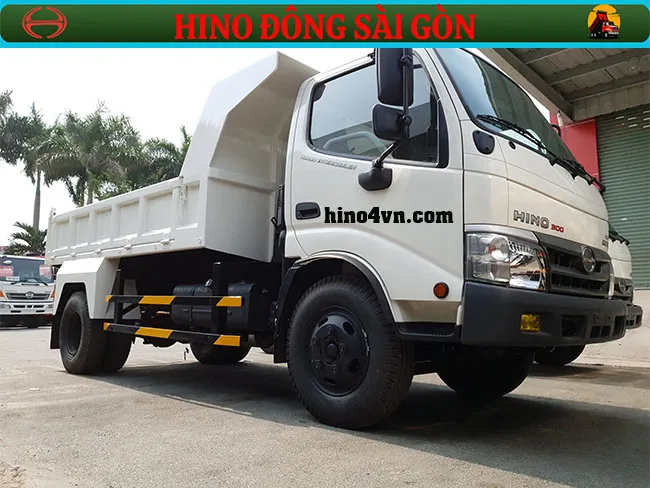 Xe ben Hino 3 5 tấn được thiết kế thùng 3 khối có khả năng mở 3 bửng hông và bửng sau mang lại sự tiện lợi cao