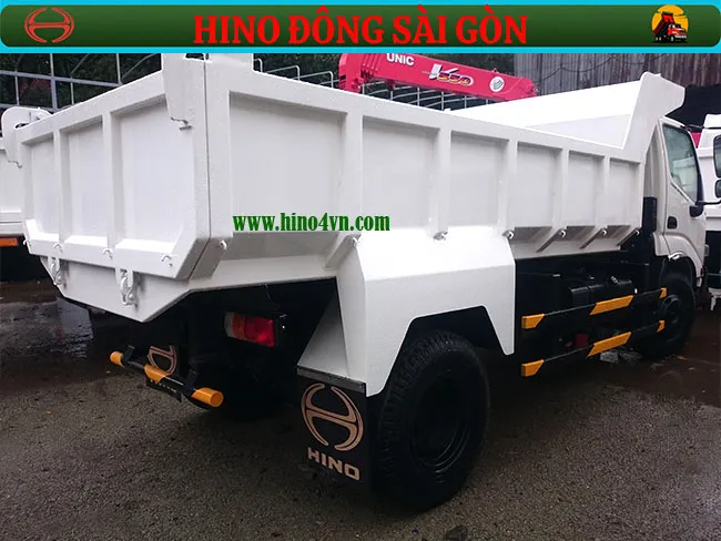 Cabin của xe ben Hino 5T (5 tấn) với thiết kế đơn giản nhưng đầy đủ tiện nghi