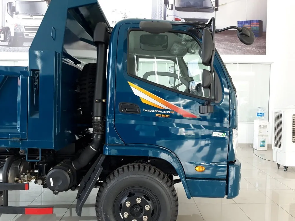 Cabin Thaco Forland FD 500 2018 thiết kế mới, đảm bảo sự cân đối và khả năng lật 55 độ cho việc bảo dưỡng