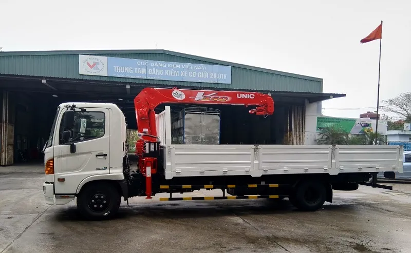 Xe Hino 500 FC lắp cẩu 3 tấn