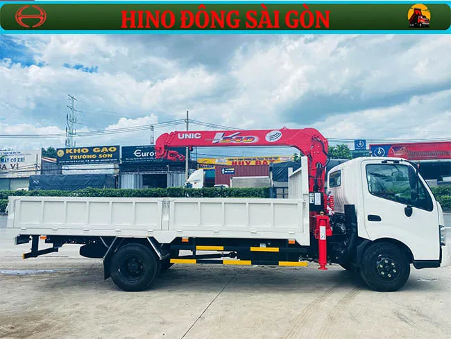 Xe cẩu Hino XZU730 gắn cẩu Unic 340 - 3 tấn, tải trọng 3,5 tấn