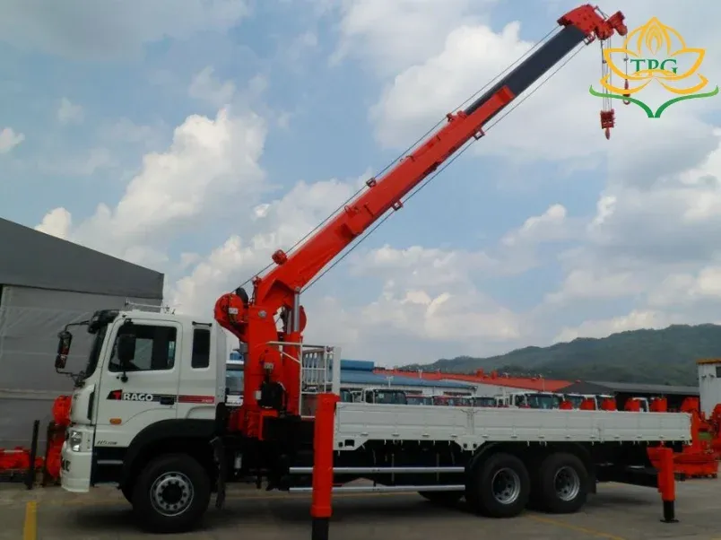 xe cẩu tự hành 10 tấn